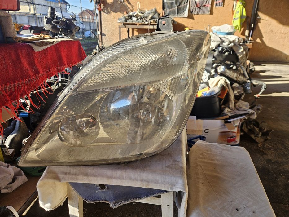 Far stanga Mercedes Sprinter 906 an 2009