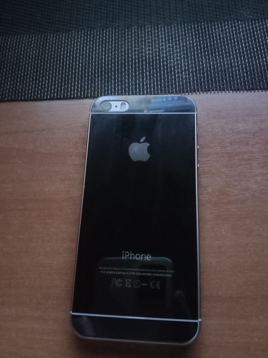 iPhone 5s телефон