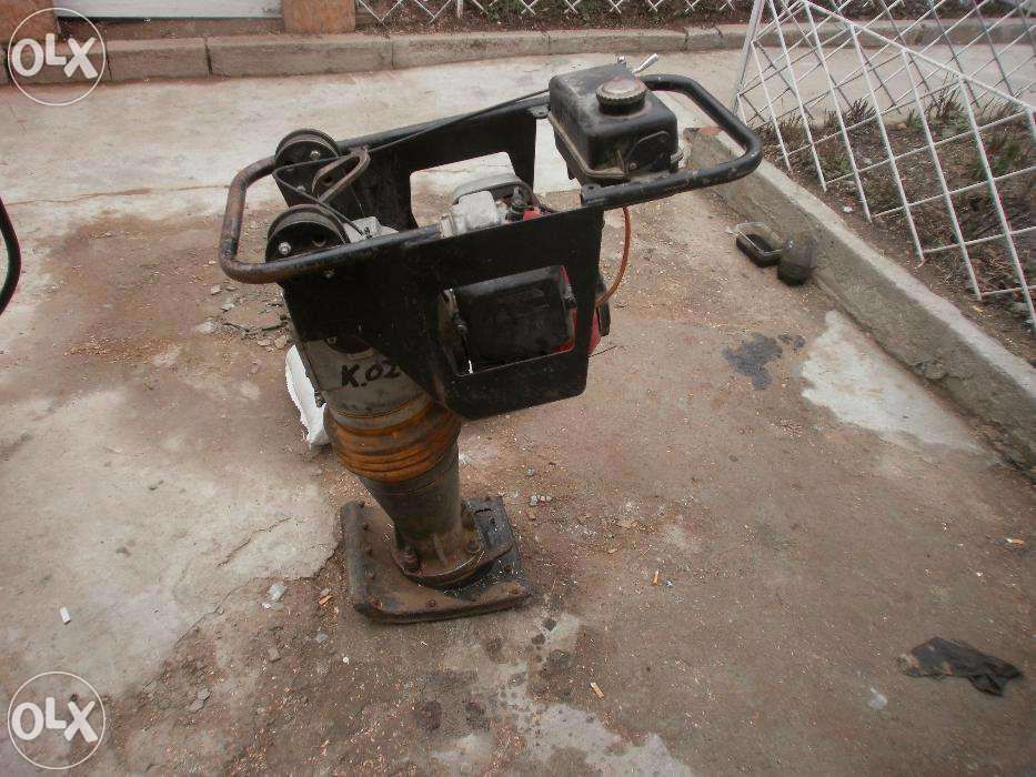 Inchiriez Mai Compactor