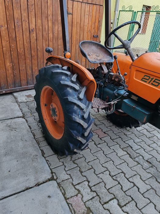 Tractor Fiat 215