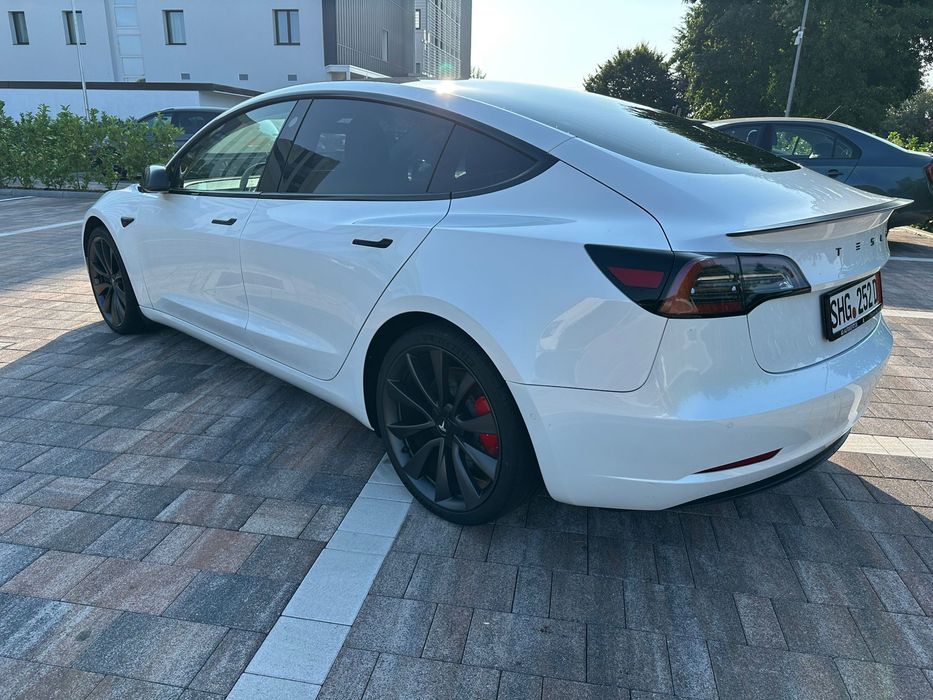 Tesla model 3 Performance Range 520 km 4x4  513 cp