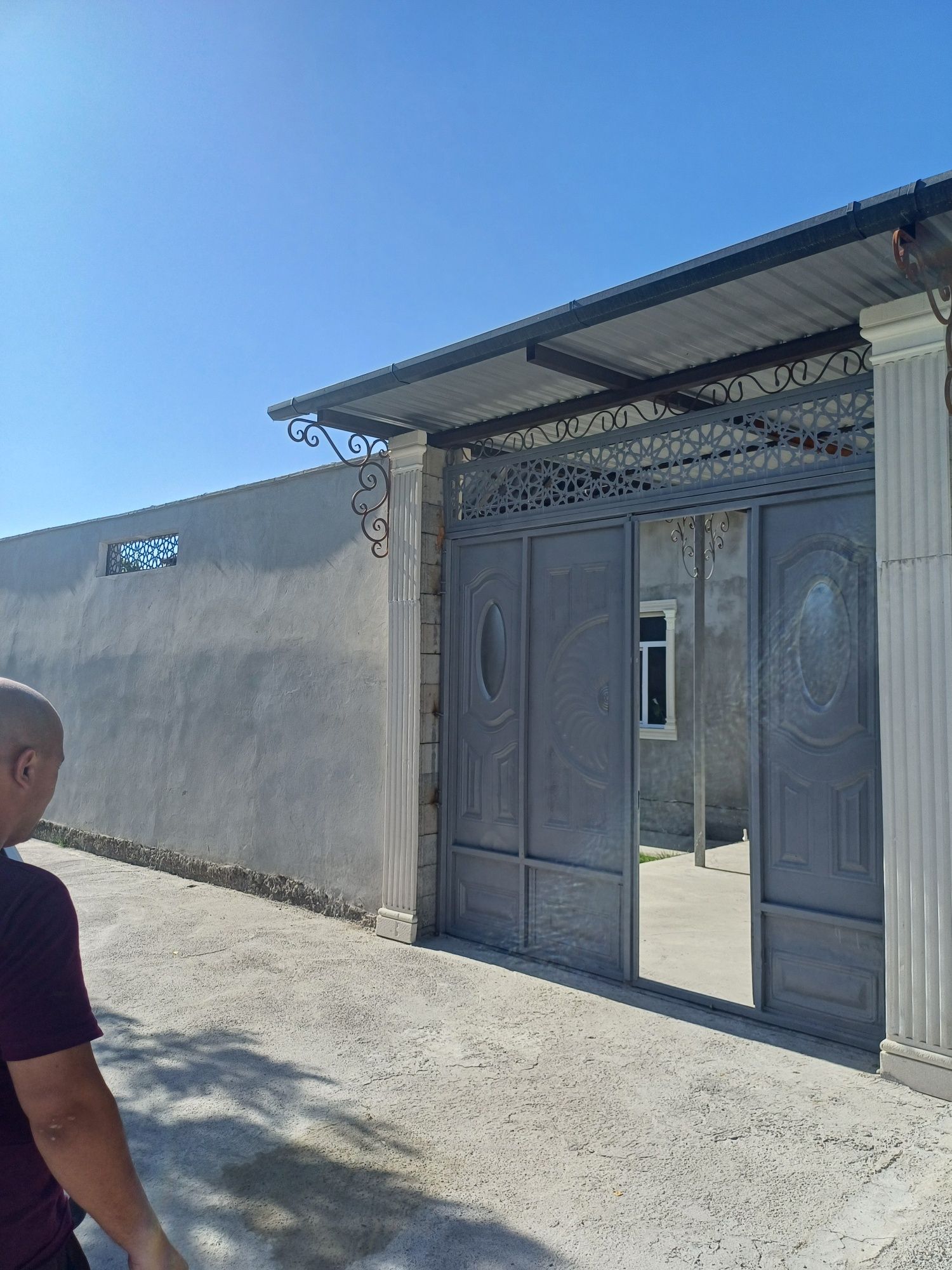 Ховли уй сотилади 3 сотих 5 хона санузел 2 та алохида  газ сув свет уй