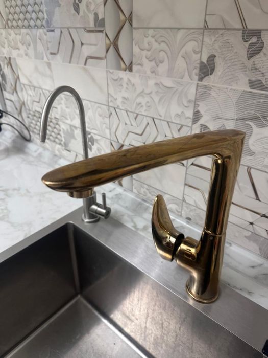 Продам кран (смеситель без шлангов)