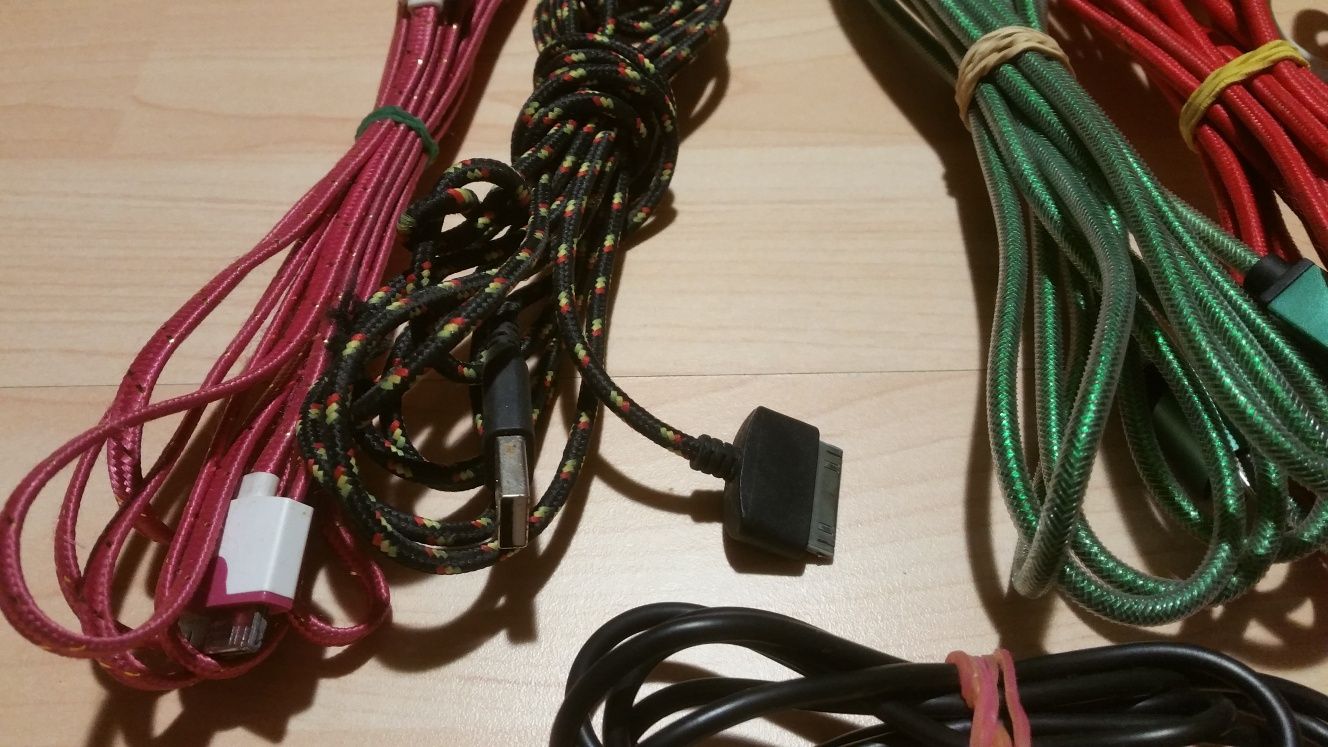 Непрегъващи кабели микро USB по 3 метра EXIBEL и iPhone-6,7,8
