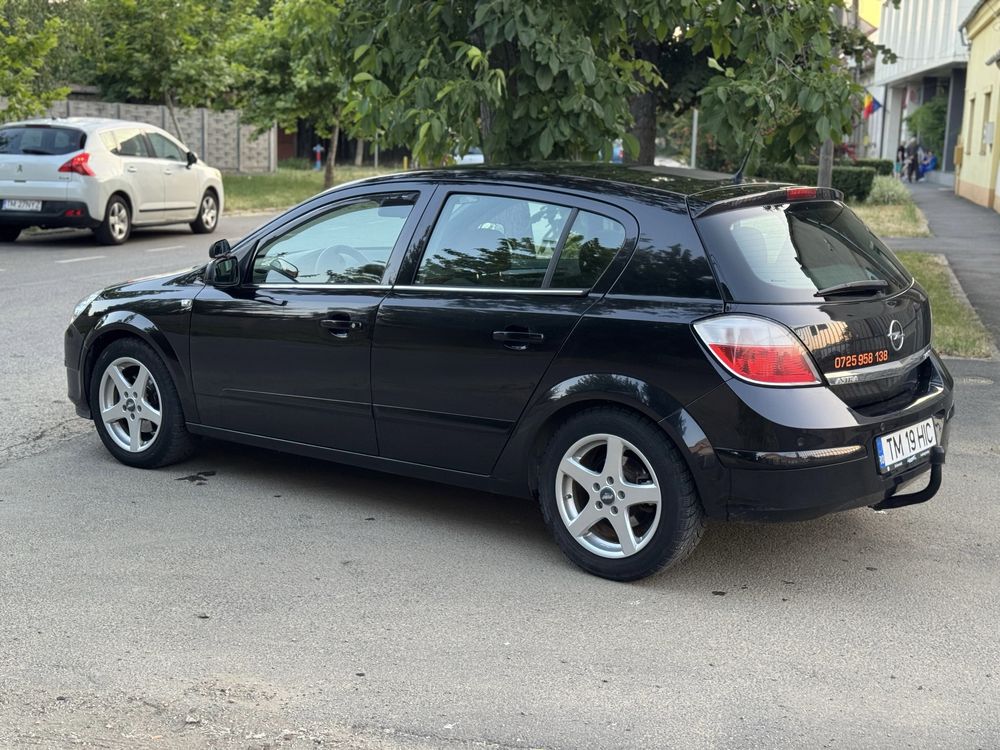 Opel Astra H 2004