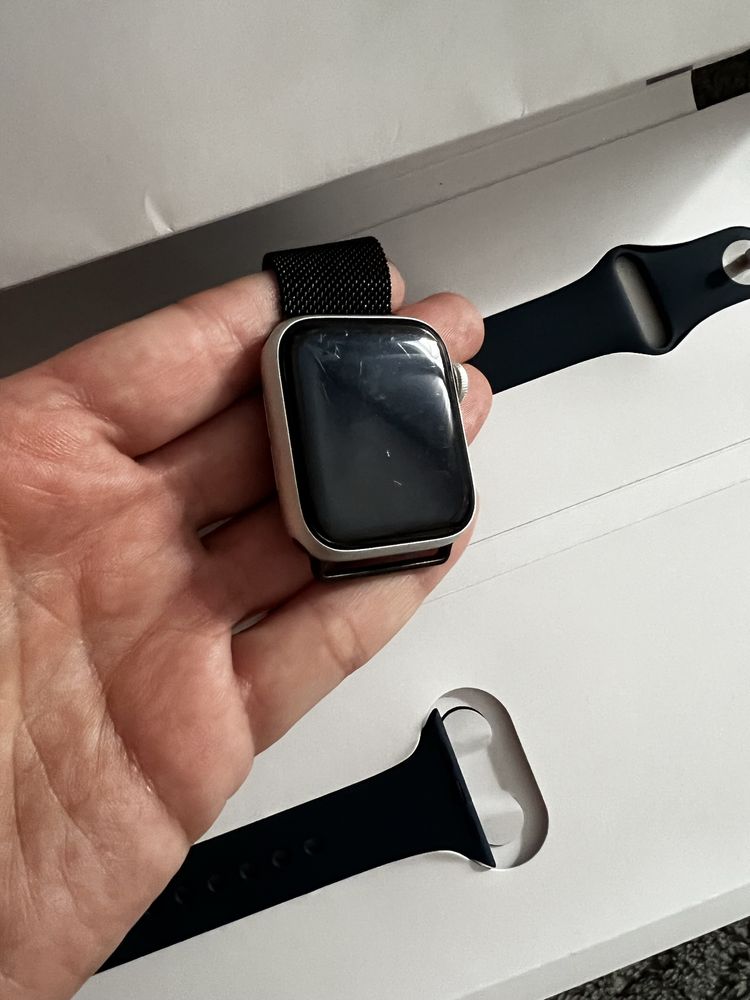 Часы Apple Watch SE 40мм