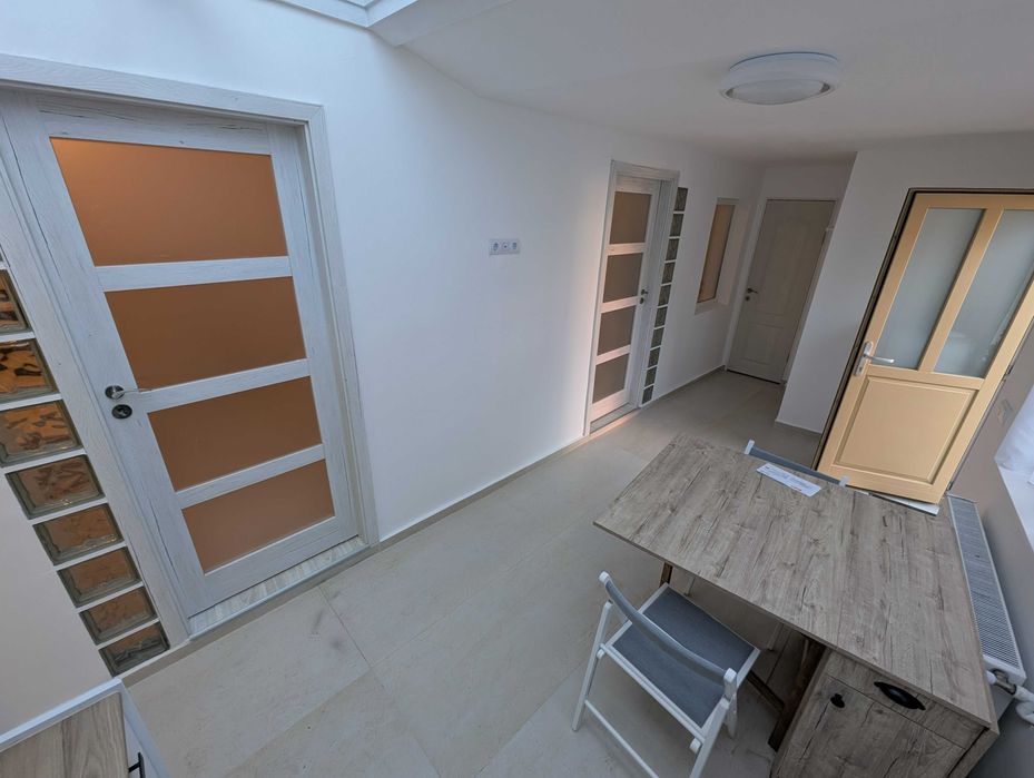 Apartament de inchiriat -  2 Camere si Bucatarie Open Space