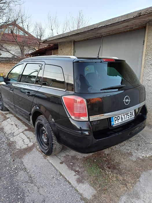 Продавам ОпелАстра H газ-бензин 1.6 105 к.с