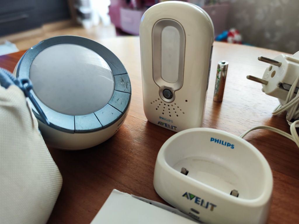 Продавам бебефон Philips Avent