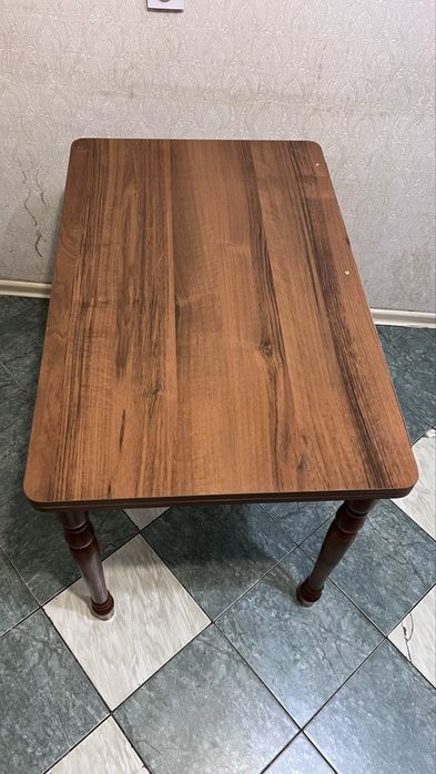 Продам кухонный стол