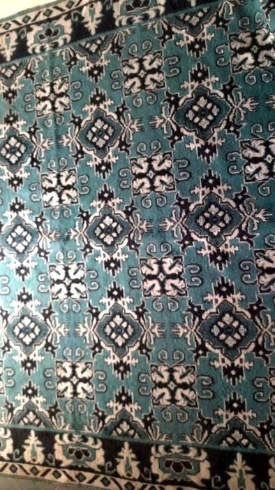 Килим вълна цвят петрол,черно и бяло