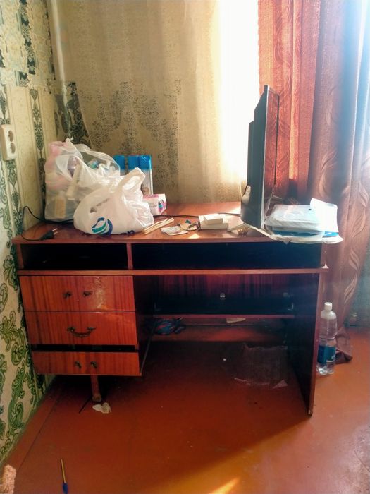 Продам письменный стол