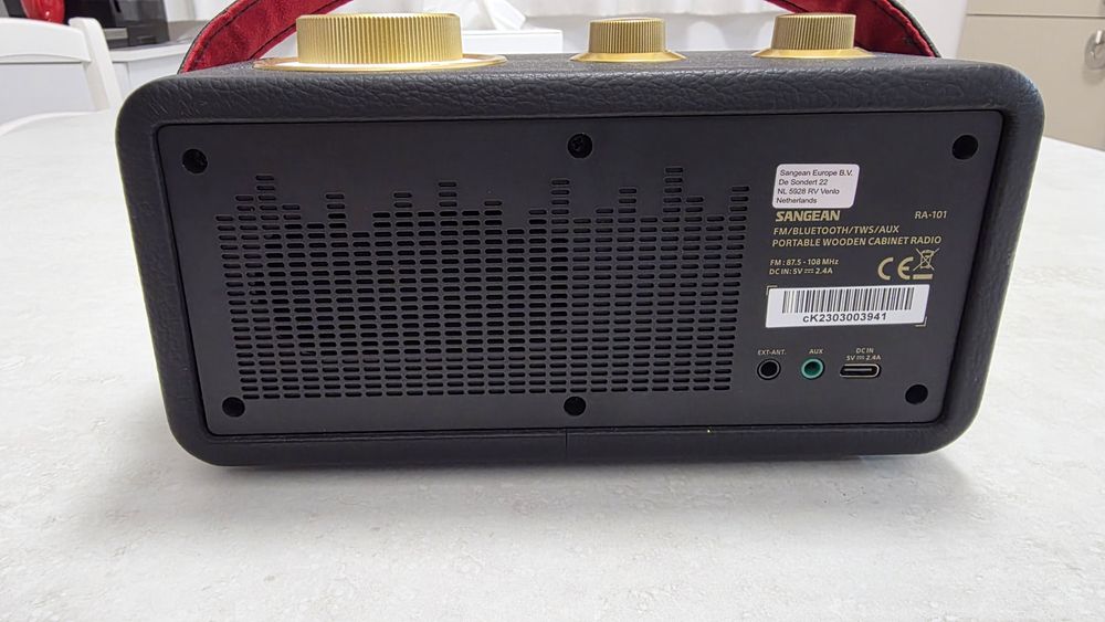 Radio portabil Sangean RA-101 or WR-101