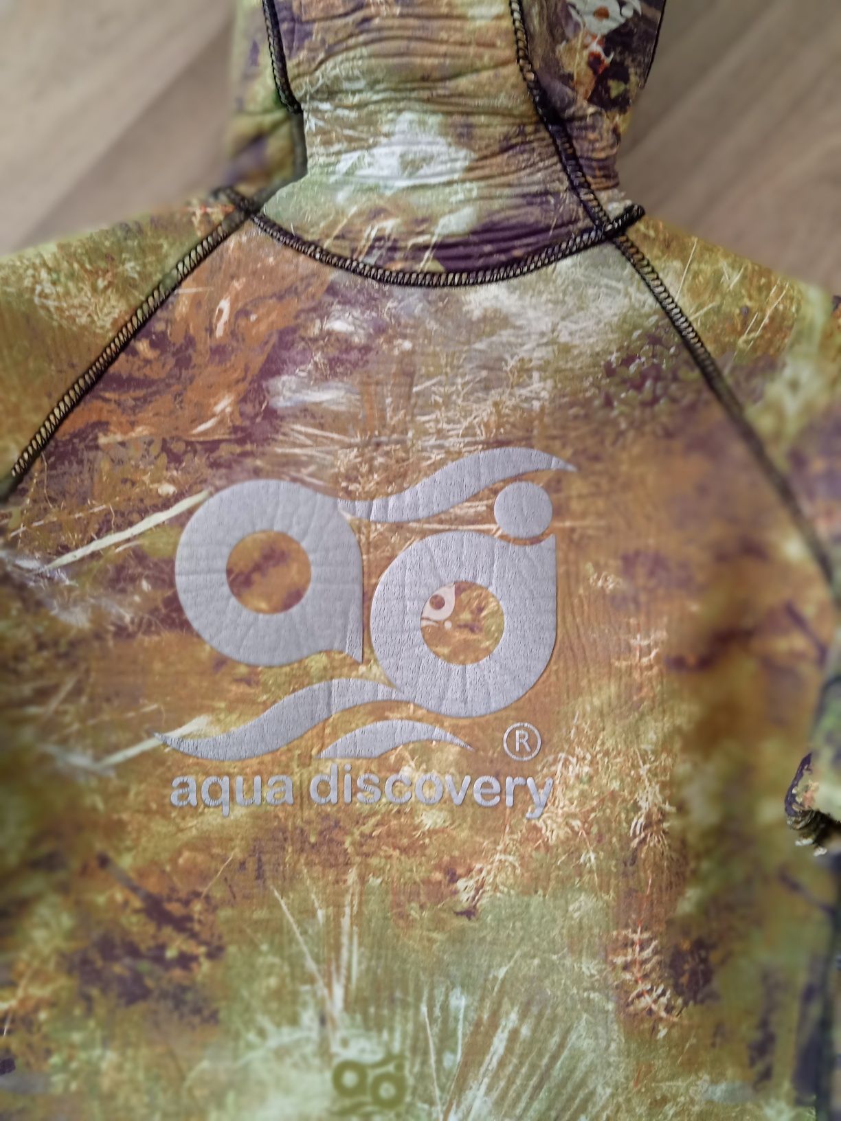 Продавам неопренов костюм Acua Discovery- 5мм. , размер L