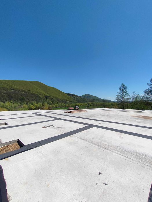 Teren de vânzare intre Vadu izei - Oncești + placă beton, (sighet)