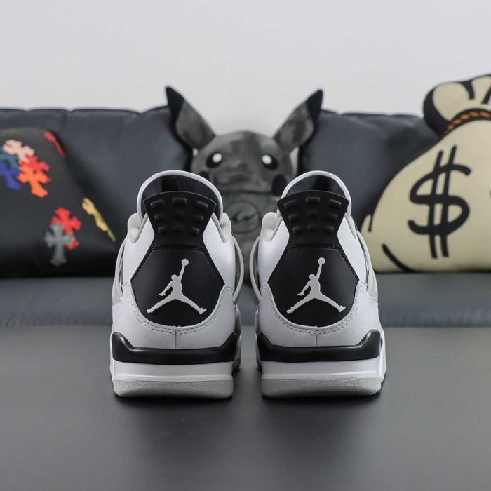 Обувки Air Jordan 4 Military Black