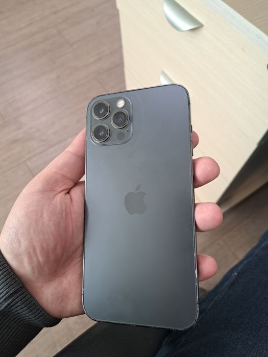 Продам Айфон 12 про макс 256 гб