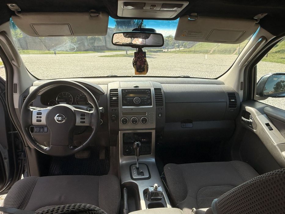 Vând Nissan Pathfinder 
*Motor 2.5 
*Masina se afla într-o stare foart