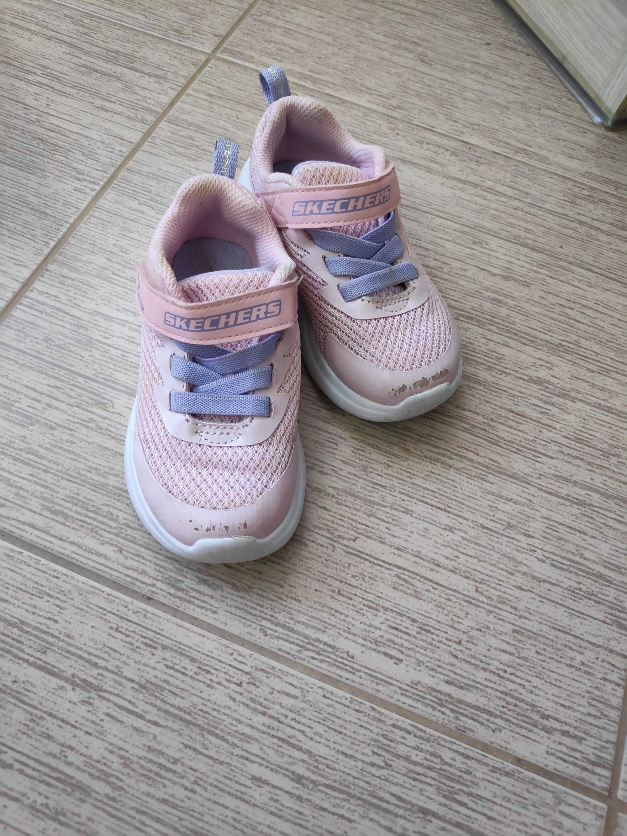 Обувки Lasocki 26 - 28 номер, Skechers 25, кроксове КК 26/27 номер