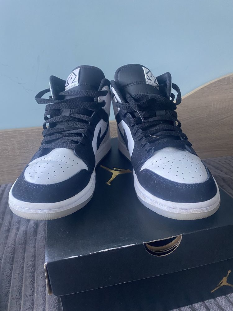 Обувки Air Jordan 1 Mid SE