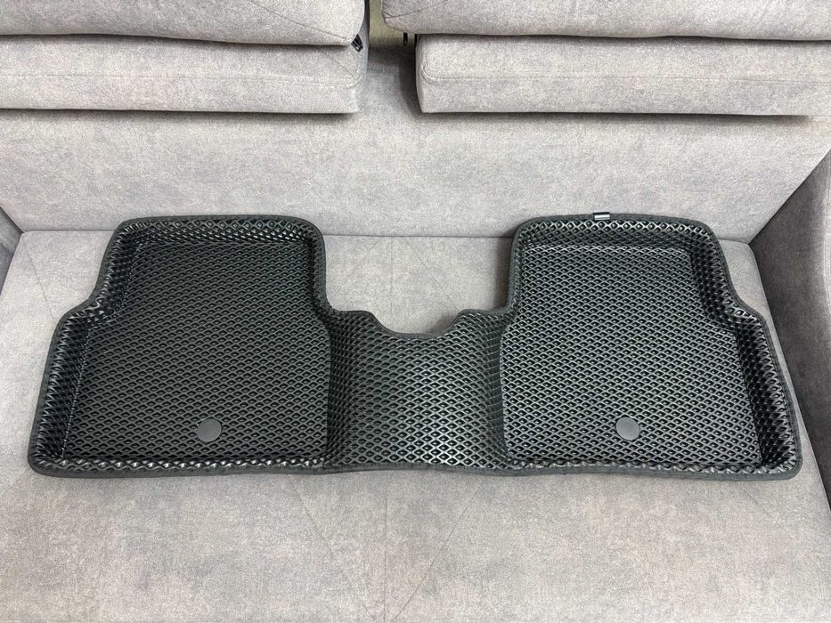 Продам оригинальные коврики на Chevrolet Cobalt — быстро и без торга