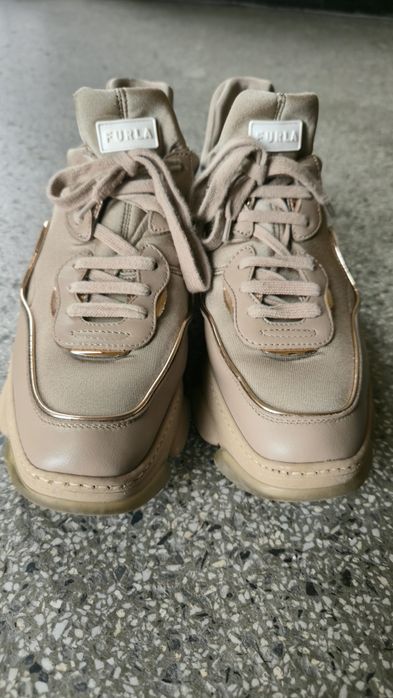 Маратонки Furla.Бежови.40 номер.