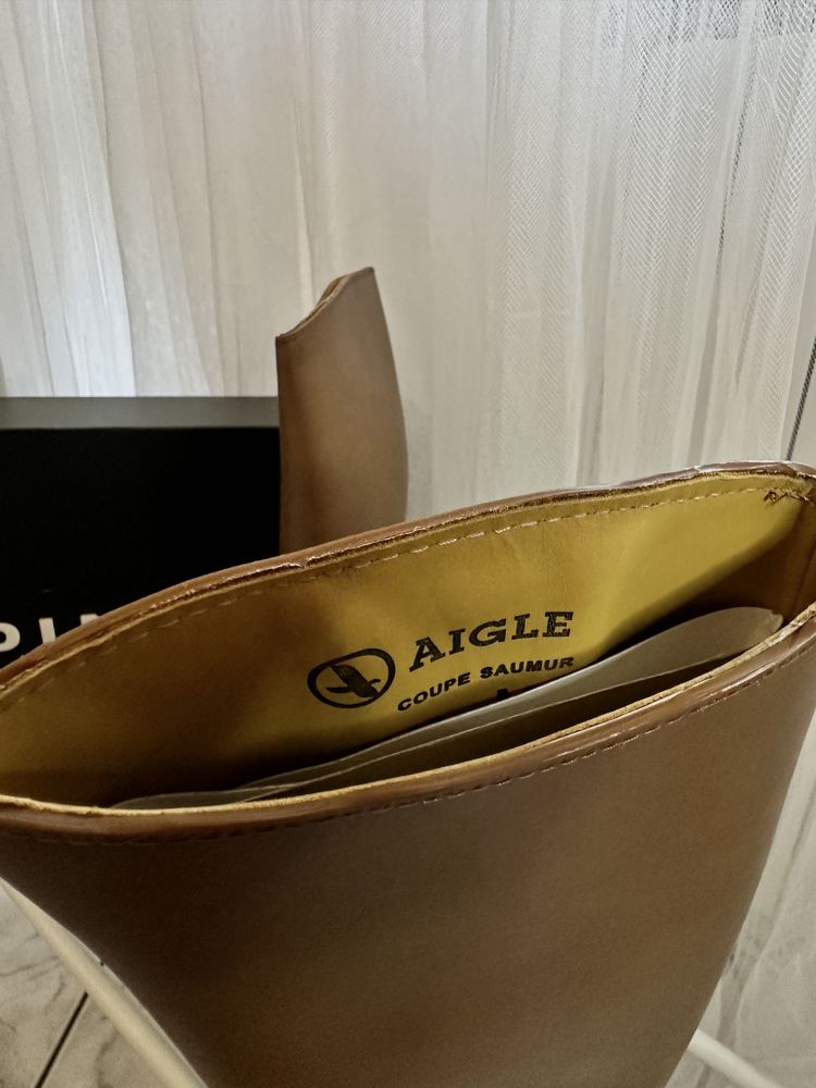 Нови кафяви гумени ботуши Aigle+подарък нов кафяв колан Zara