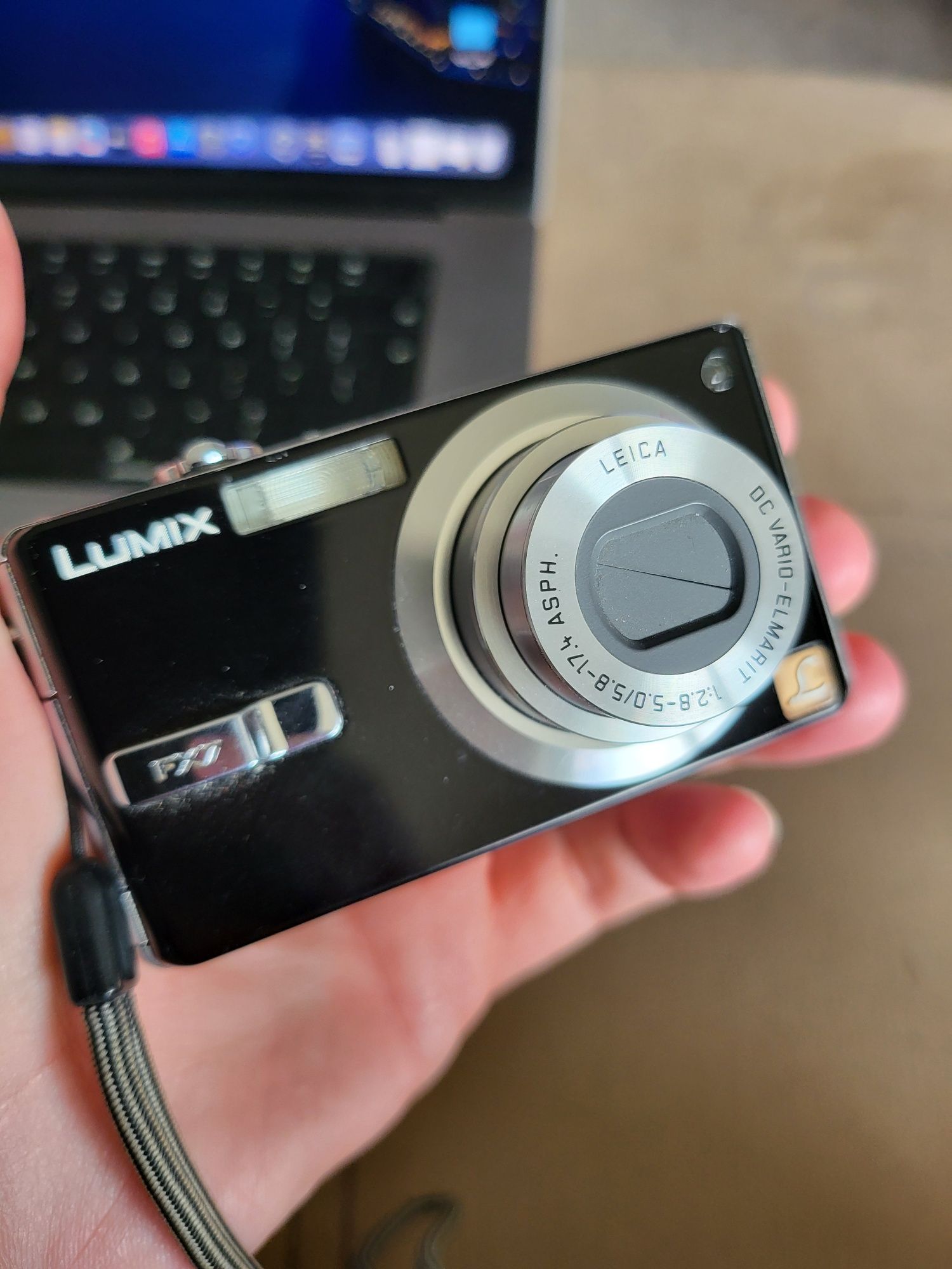 Sony T300 и Panasonic FX7 фотоапарати