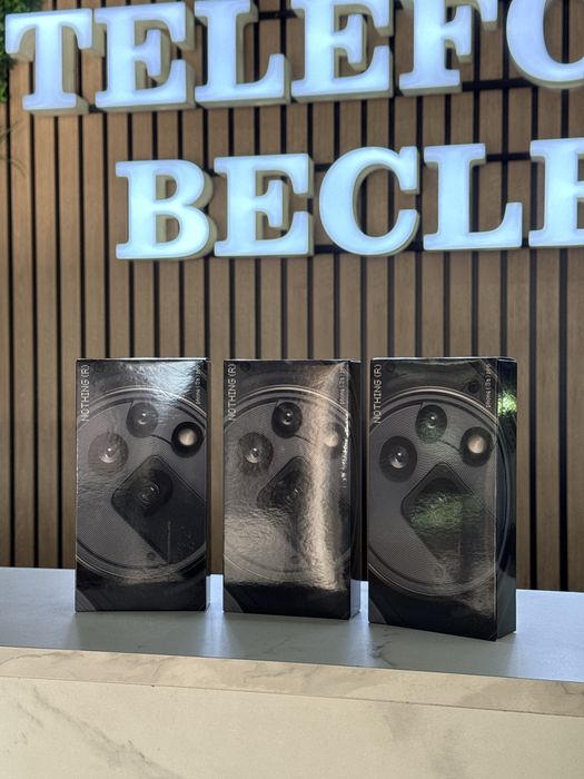 Nothing Phone (3a) Pro / 256GB / 12GB RAM / Black / Sigilat