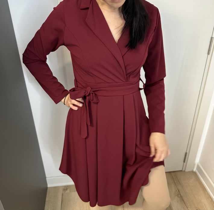 Дамска рокля в цвят бордо