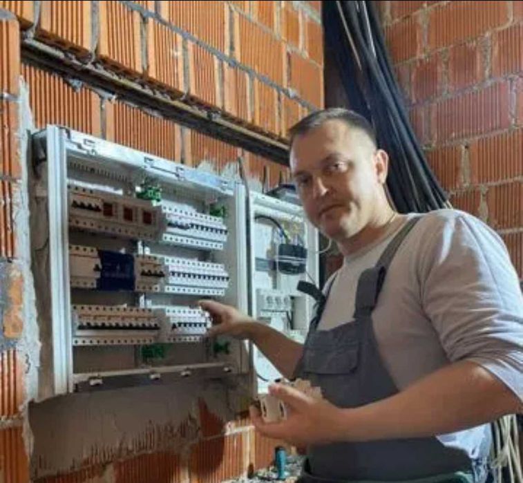 Электрик: установка люстры, замена проводки и выключателя!