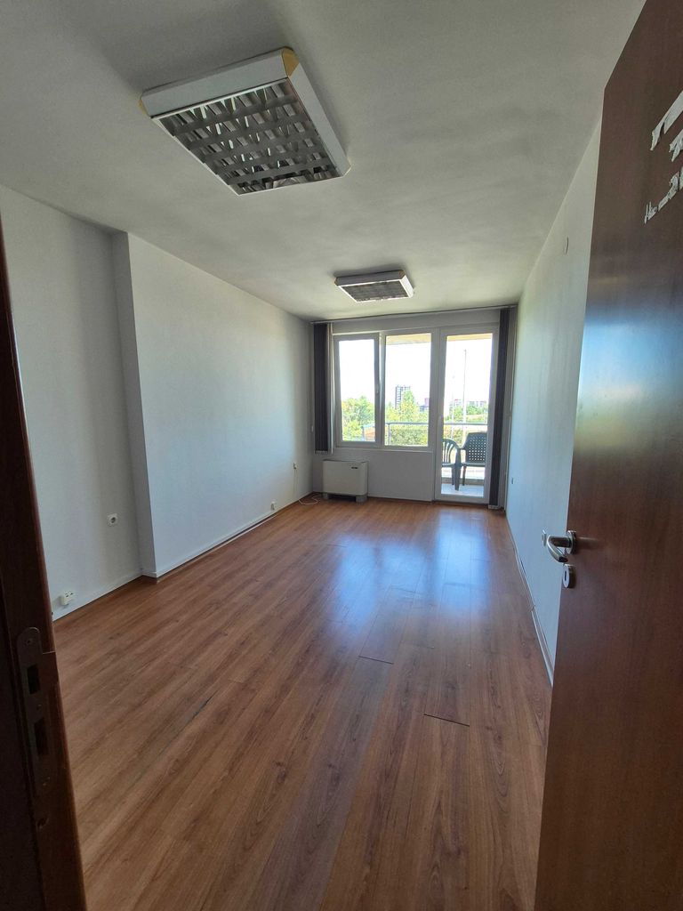 Дава се под наем Офис в София, м-т Гърдова глава - 115 кв.м за 900 € - Снимка #4