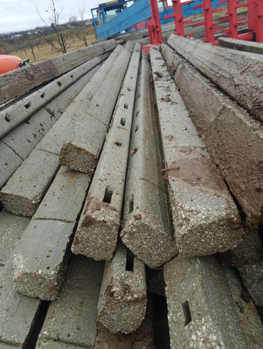 Vând spalieri de vie din beton