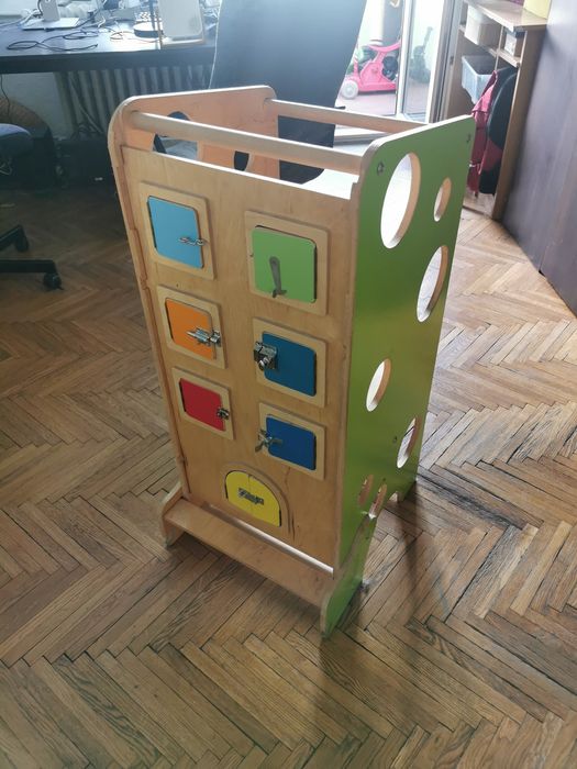 Turn Leea cu tobogan și usite