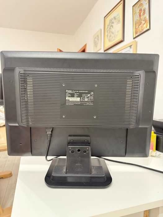 Продавам монитор iiyama ProLite E2202WS – 22”