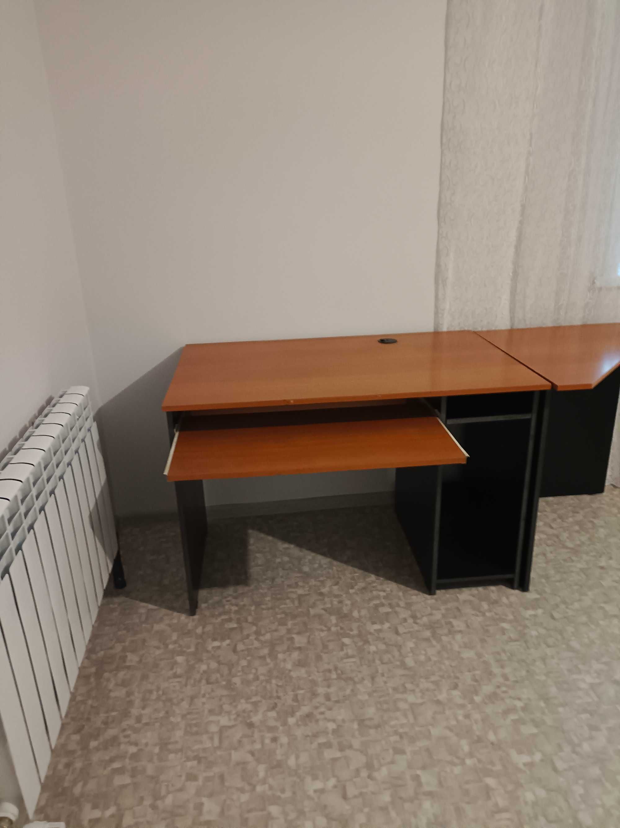 Продам   офисный компьютерный стол