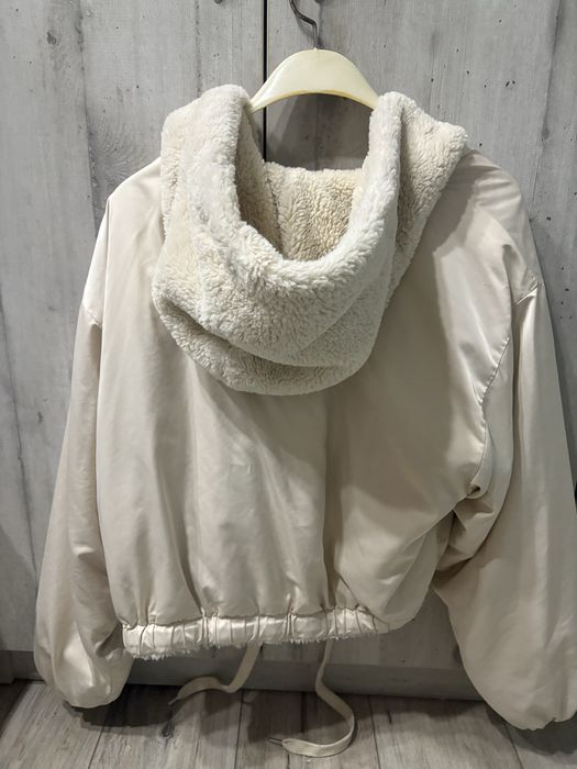 Яке pull and bear M/L размер 30лв