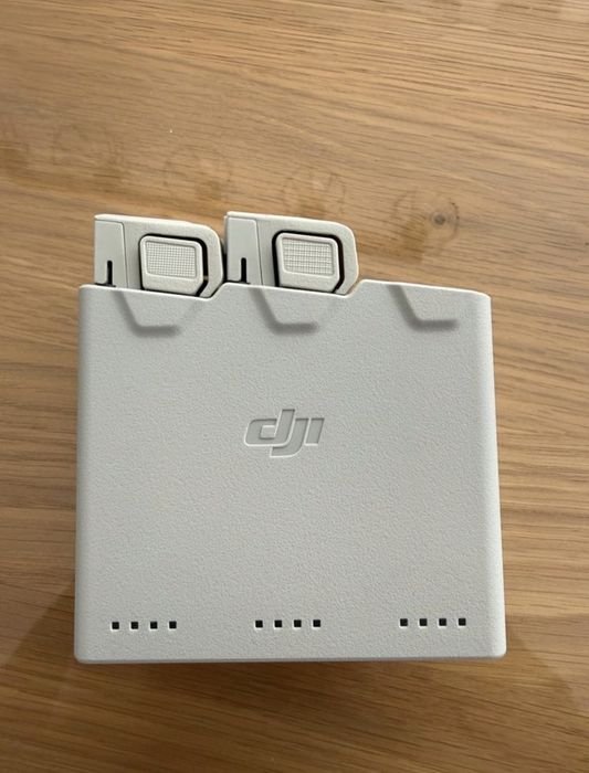 Dronă DJI Mini 4 Pro  Fly More Bundle Garantie