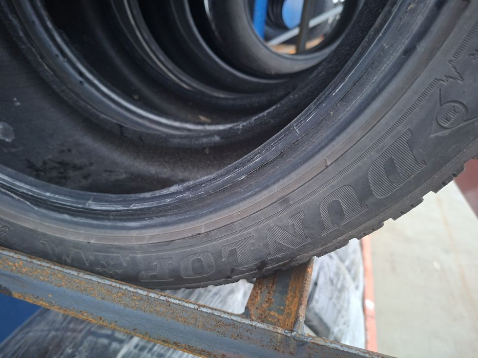 Anvelope m+s cu fulg pe ele 205 50 r17 Dunlop