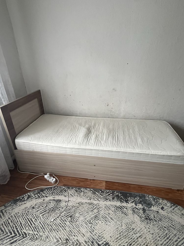 Продам кровать и компьютерный стол