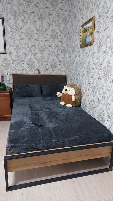 Продается комплект махровой простыни на резинке разм 2200×1500см и 2 н