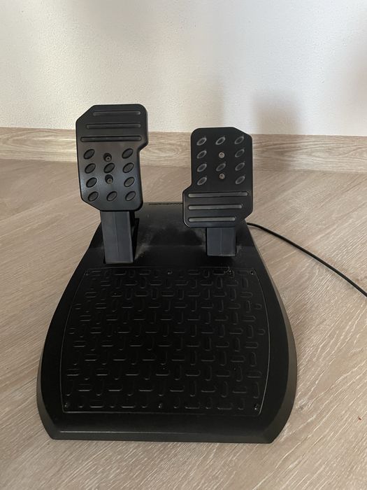 Volan si pedale Gaming Thrustmaster Ferrari Red Legend Edition