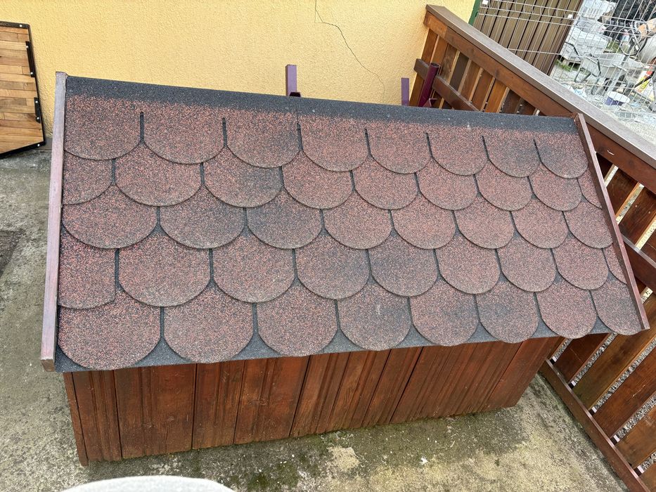 Casă pentru caini din lemn