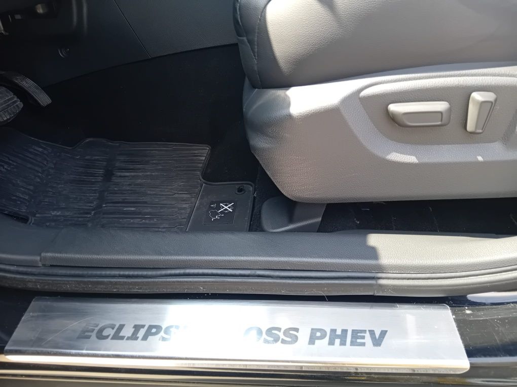 Mitsubishi Eclipse Cross PHEV Instyle Plug-in echipare de TOP