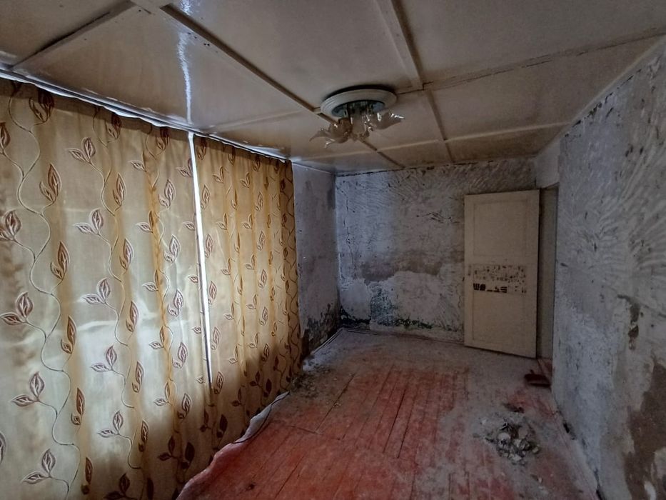 4 бөлмелі үй этаж кірпіштен салынған