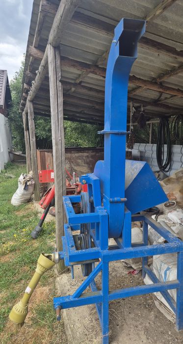Vând tocătoare crengi pentru tractor