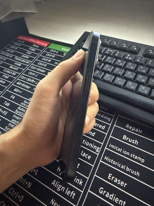 IPhone 15 pro, blue titanium