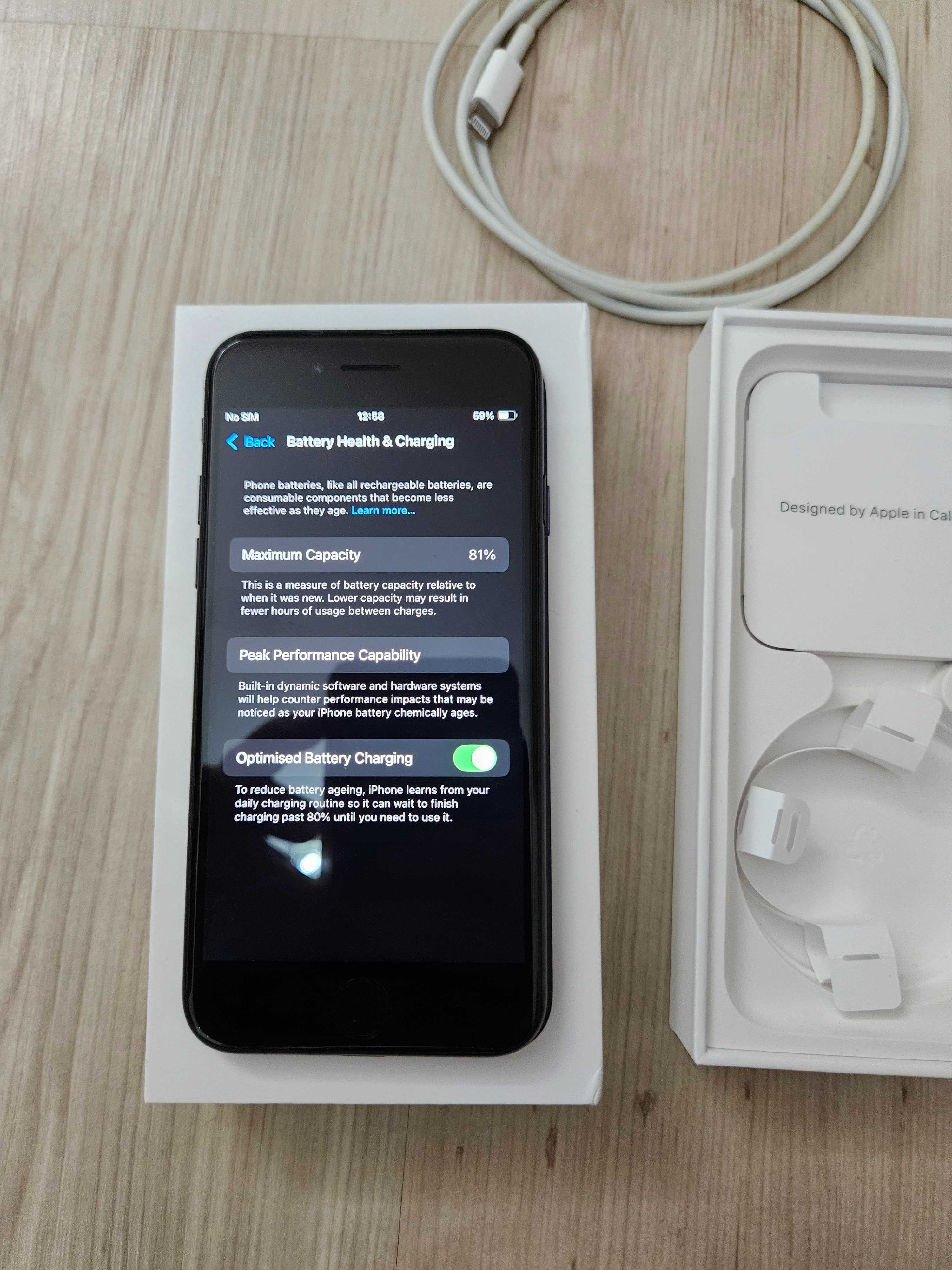 Iphone SE 2022 64GB Перфектен!!!
