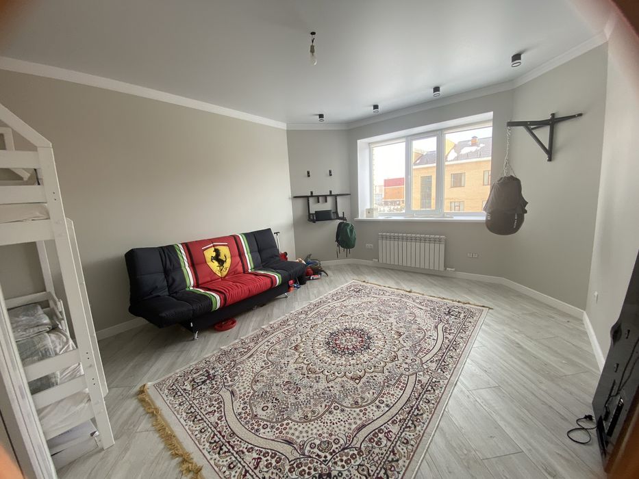 Продам ковер 2*3 за 3500  тг