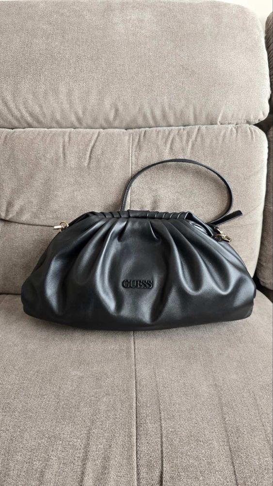 Дамска чанта Guess